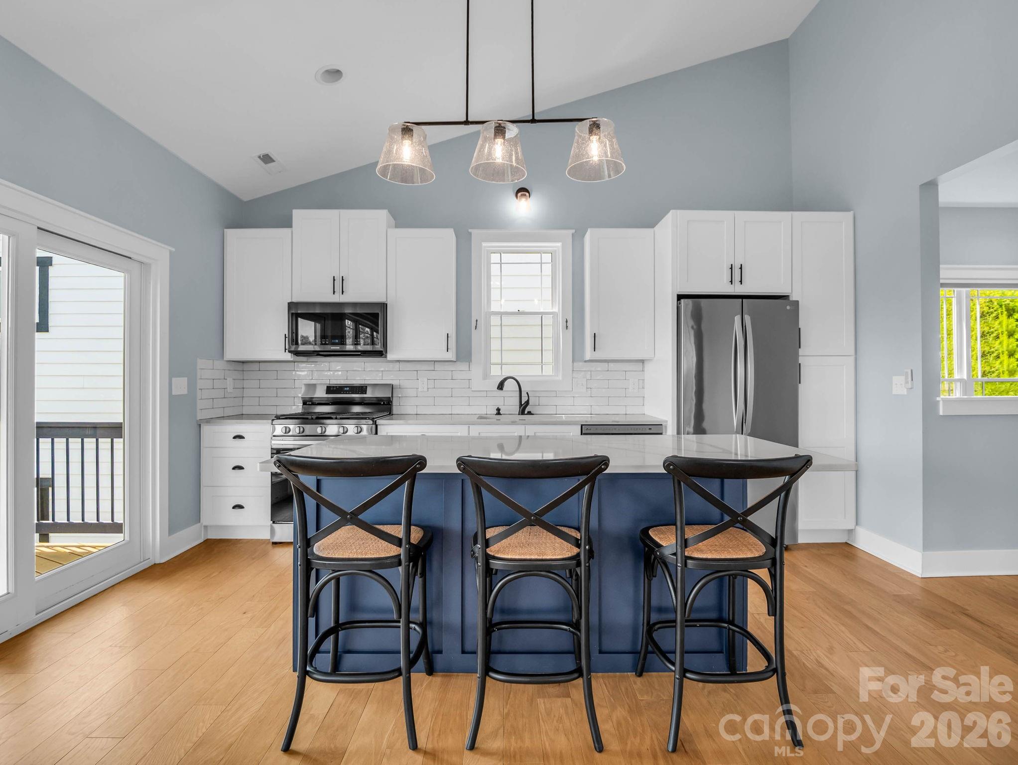 285 Mount Allen Heights — Black Mountain