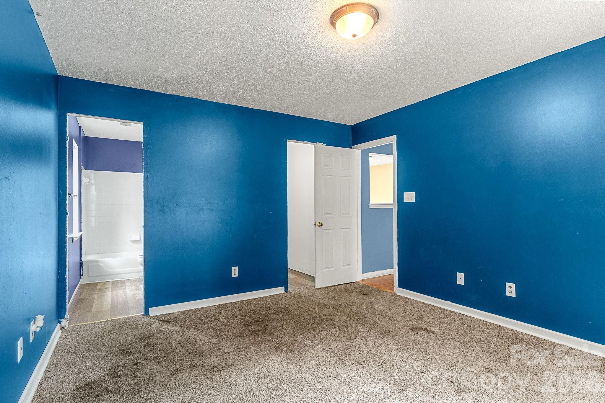 182 Kristens Court Drive — Mooresville