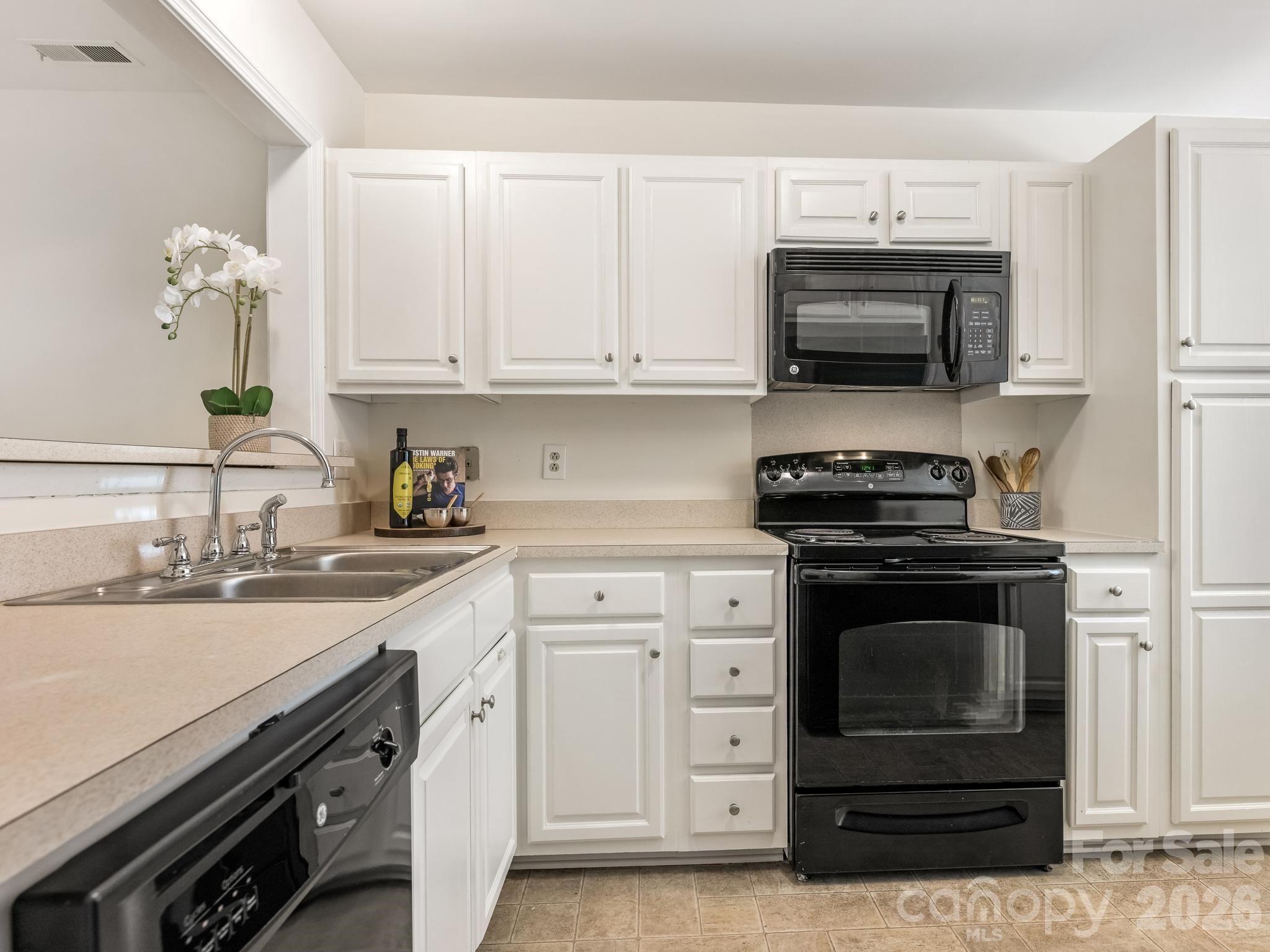 9020 Nolley Court #G — Charlotte