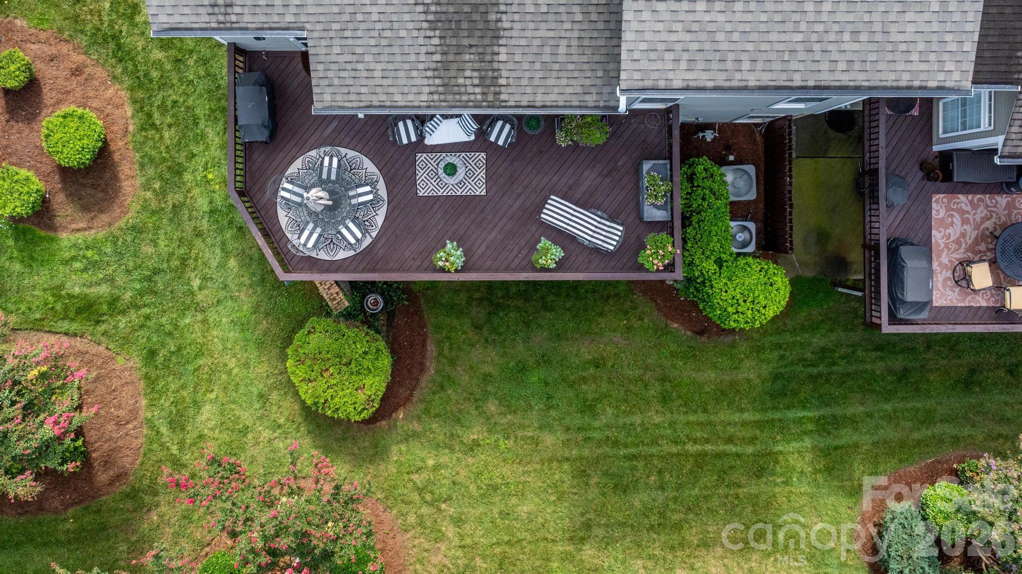 10211 Linksland Drive — Huntersville