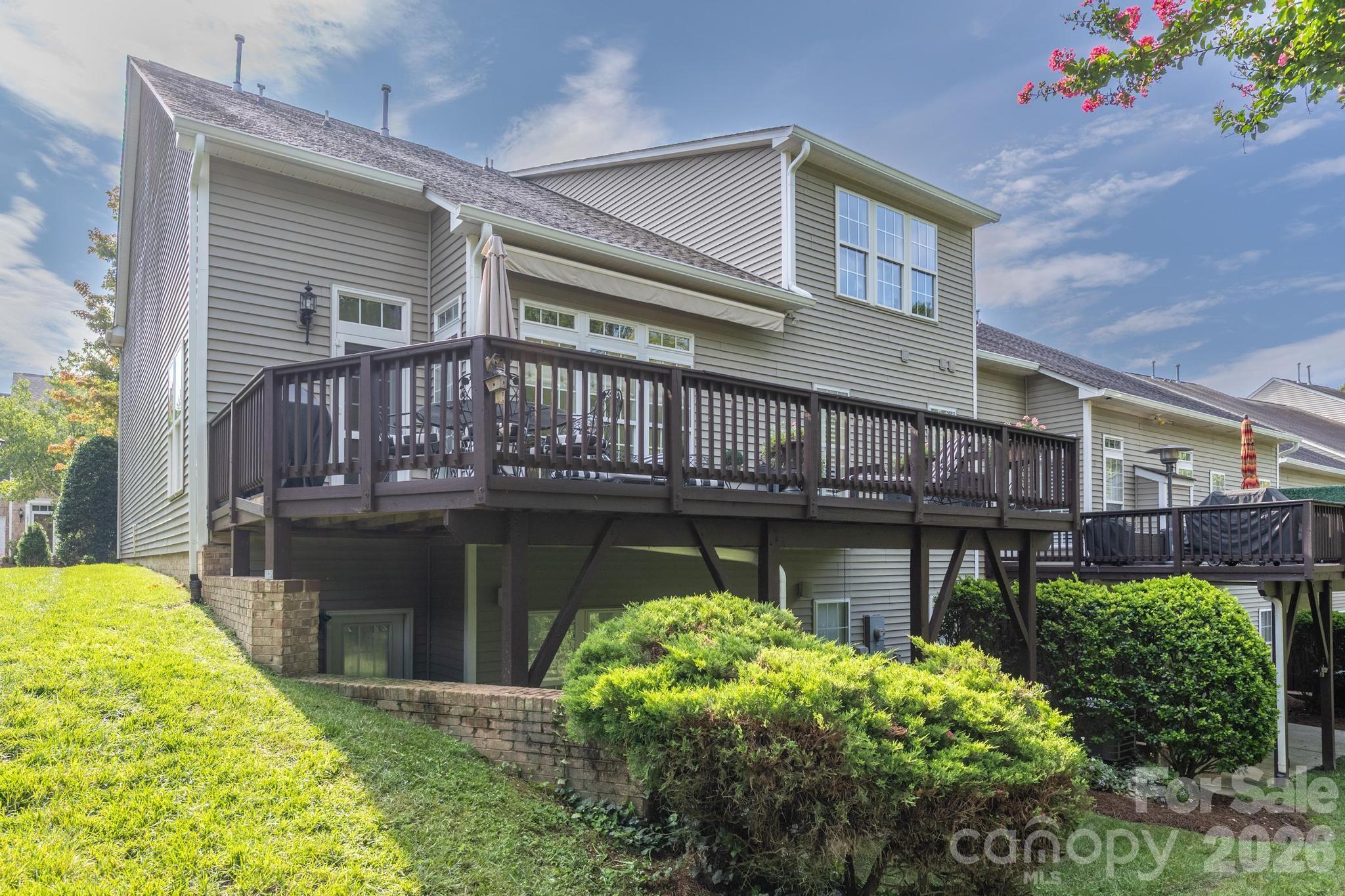 10211 Linksland Drive — Huntersville