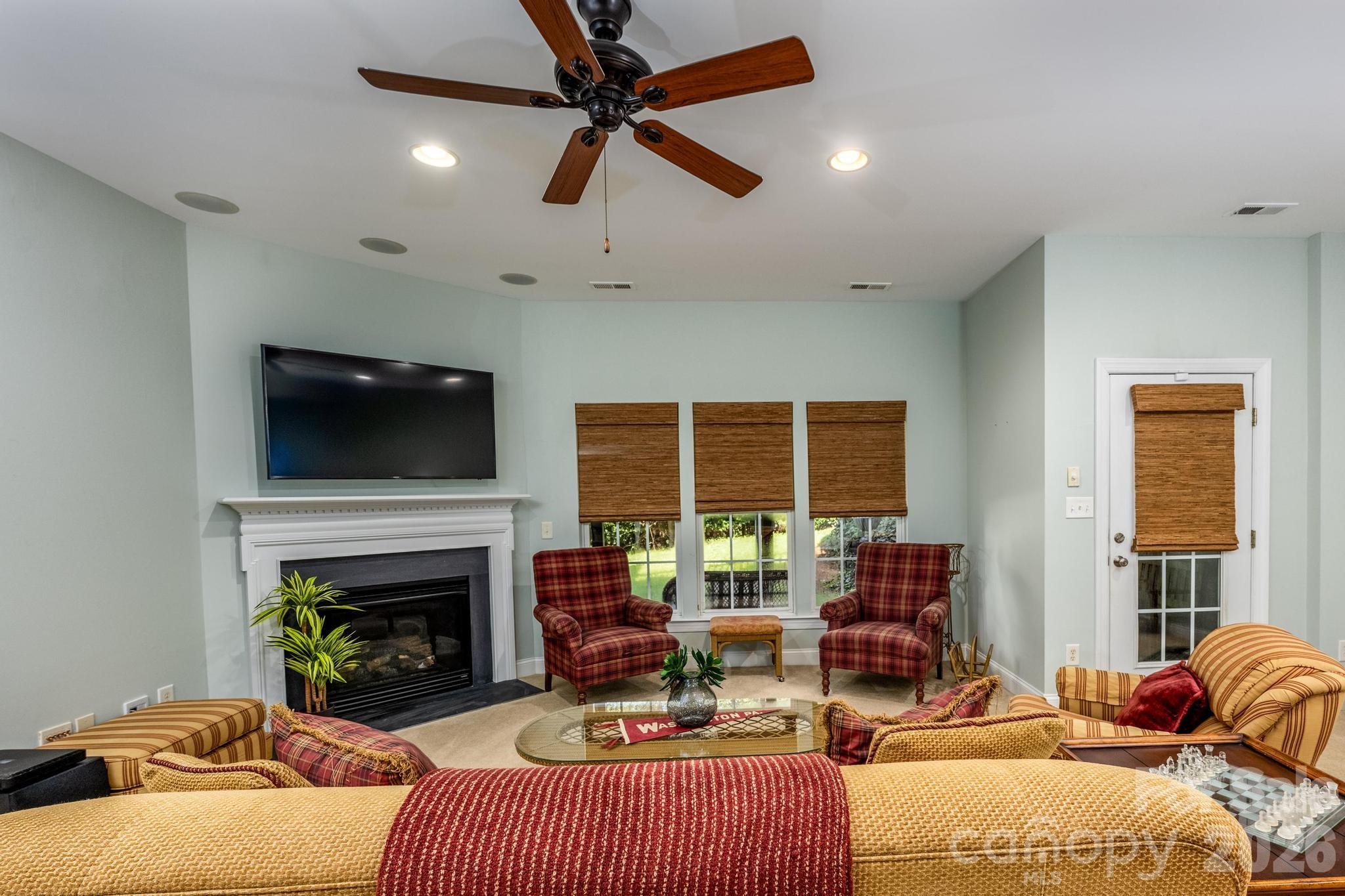 10211 Linksland Drive — Huntersville