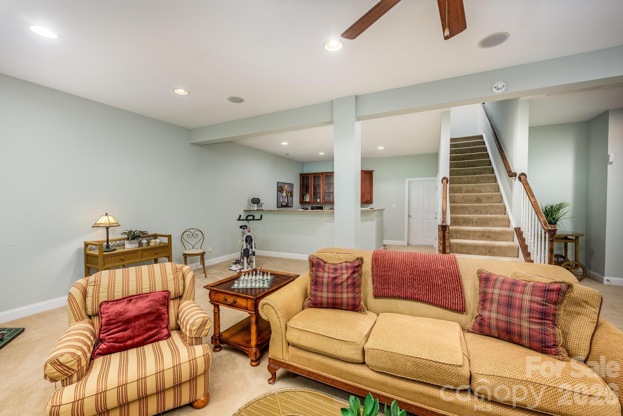 10211 Linksland Drive — Huntersville