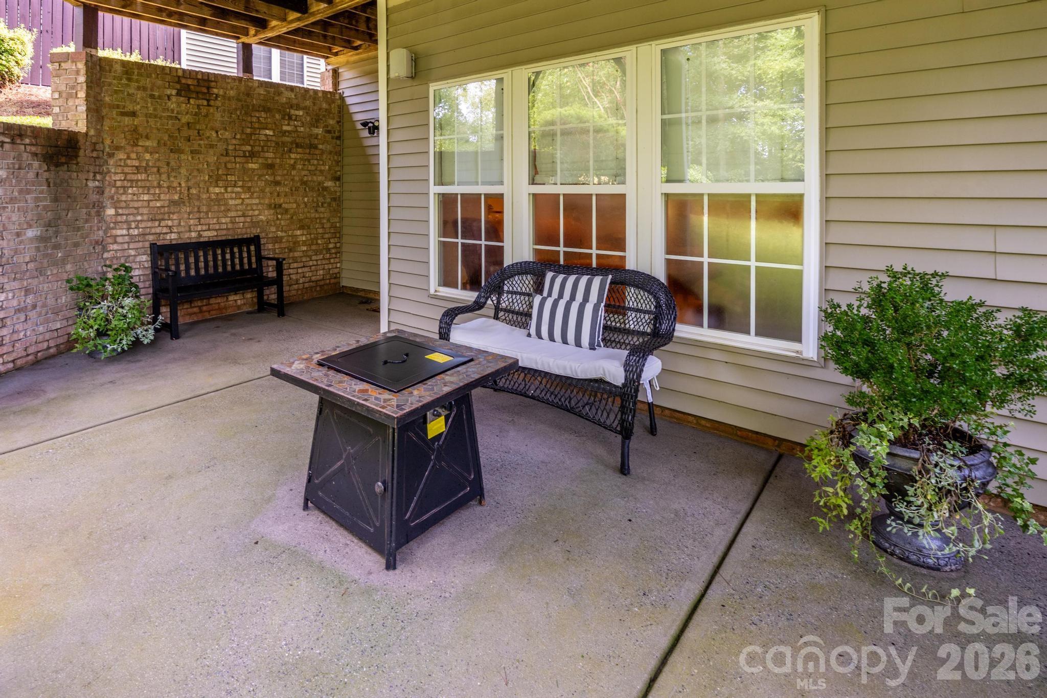 10211 Linksland Drive — Huntersville