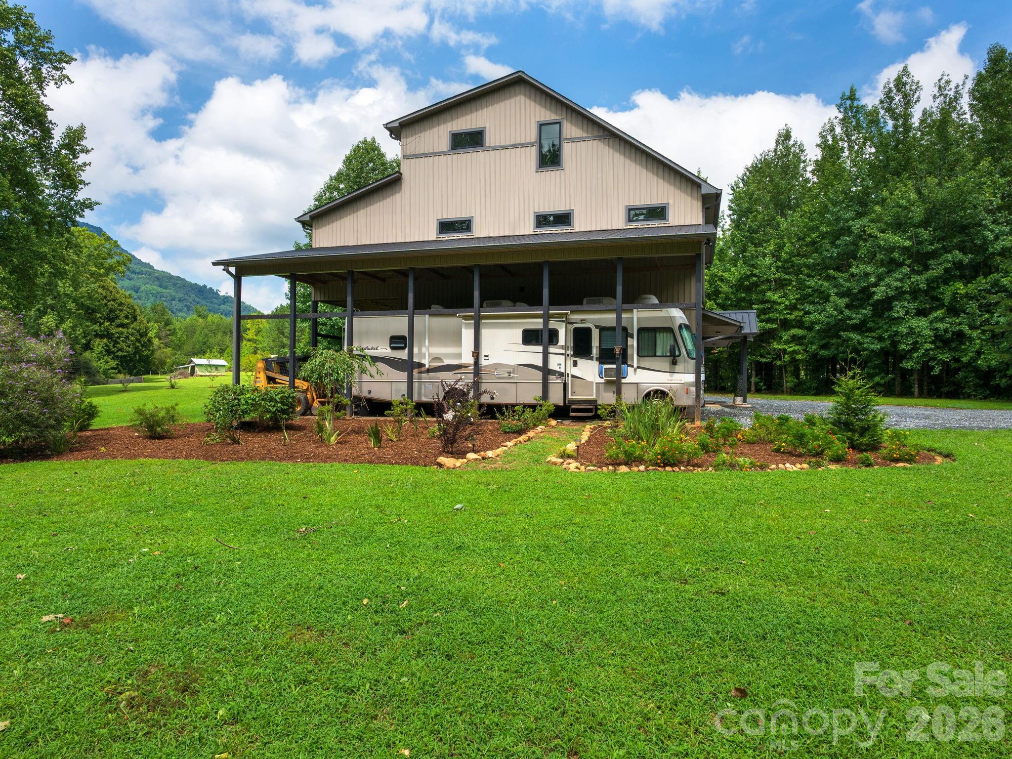 364 Hallelujah Hill Lane — Columbus