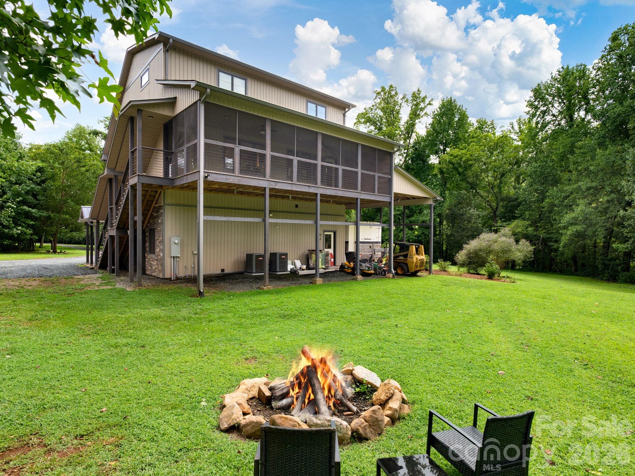 364 Hallelujah Hill Lane — Columbus