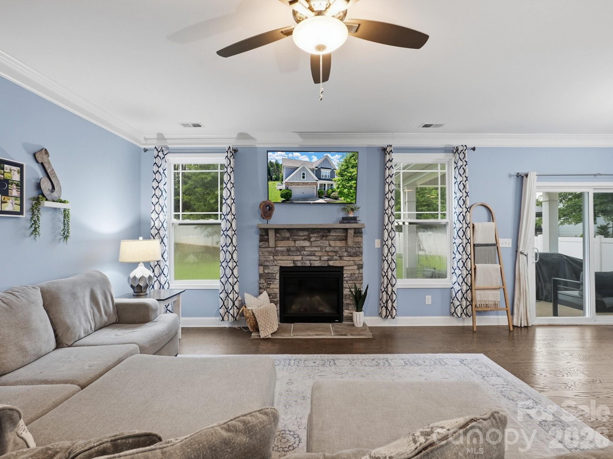 2963 Bridgewater Street — Lancaster