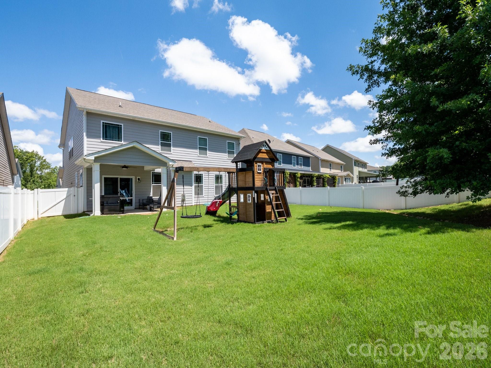2963 Bridgewater Street — Lancaster