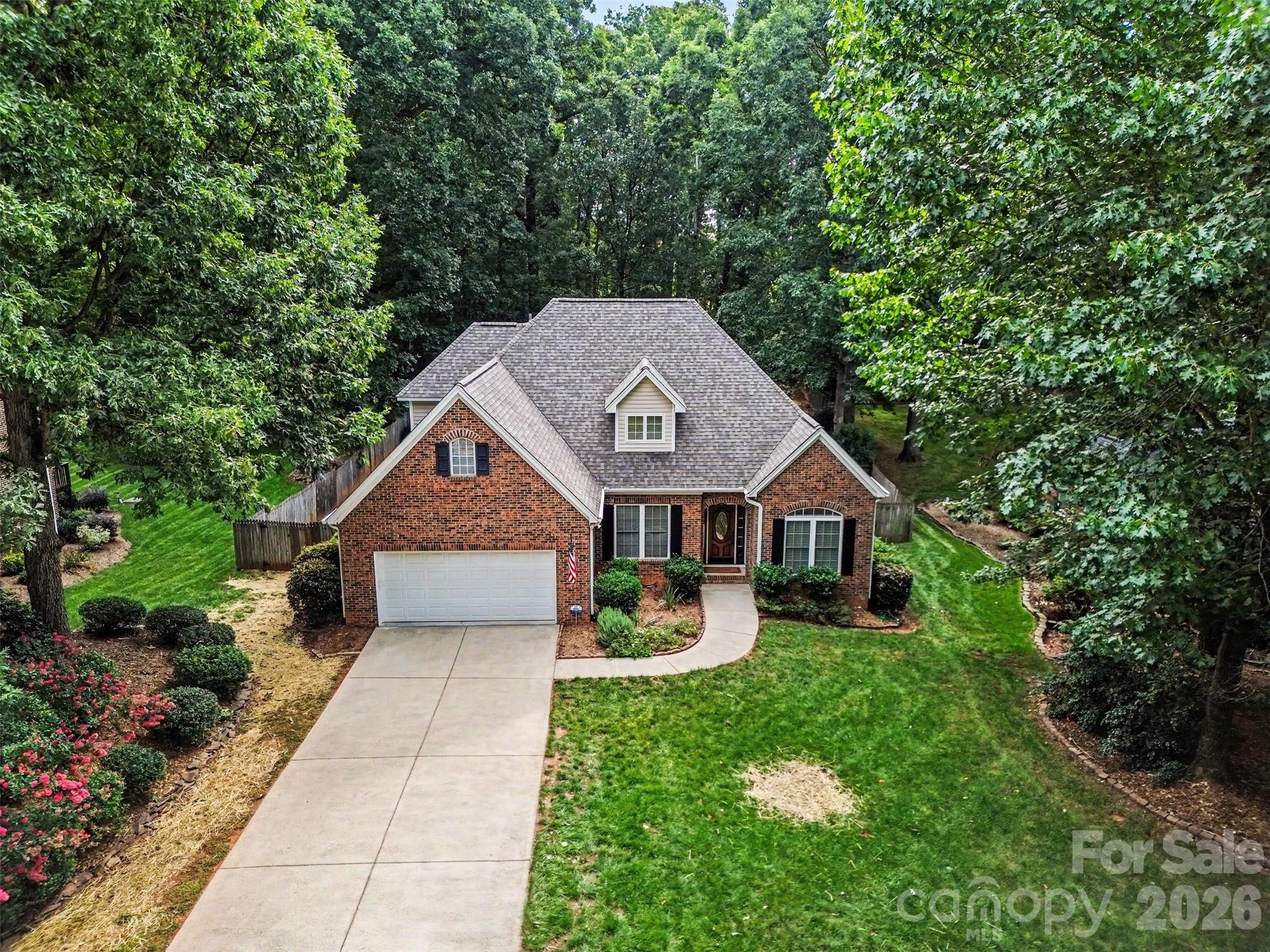 1928 Twin Ponds Drive — Hickory