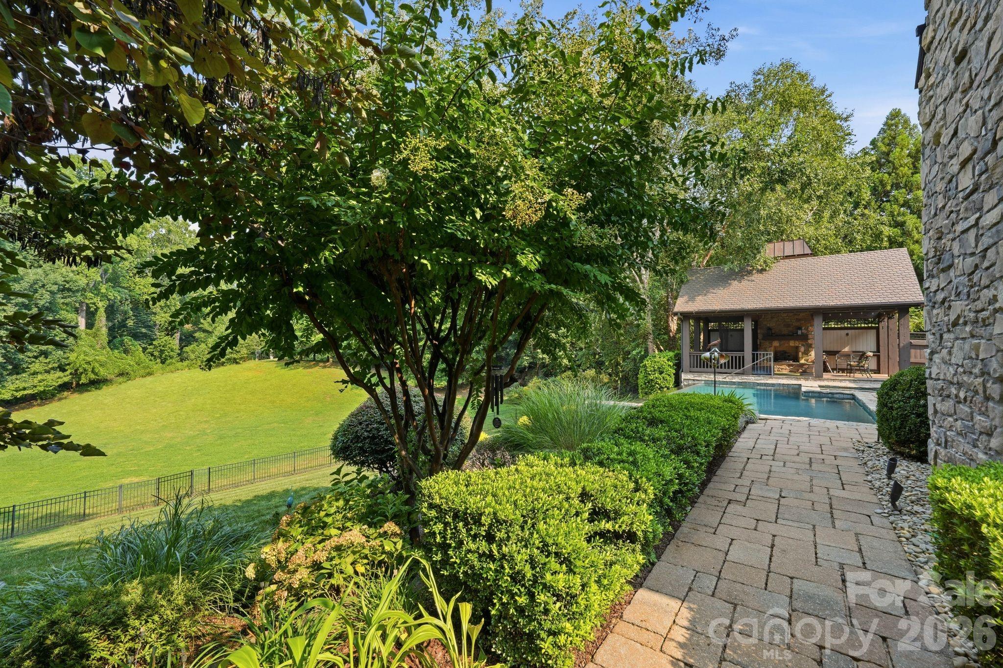 10220 Wildlife Road — Charlotte