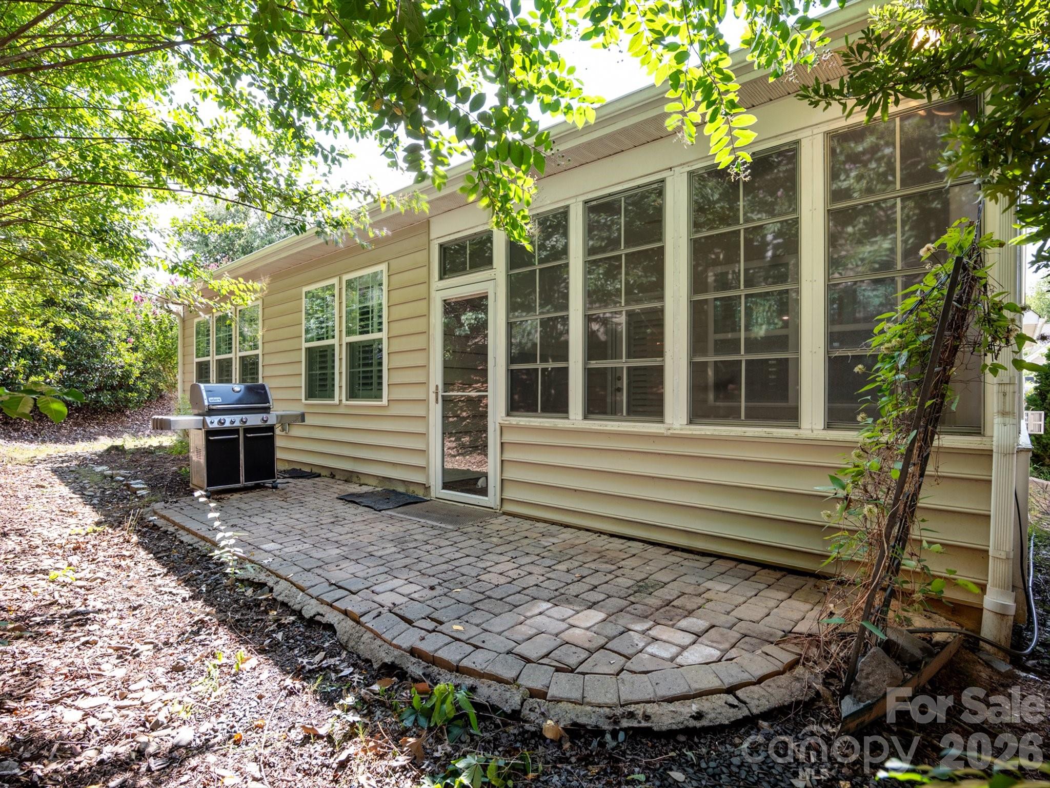 141 Carmen Way — Lancaster
