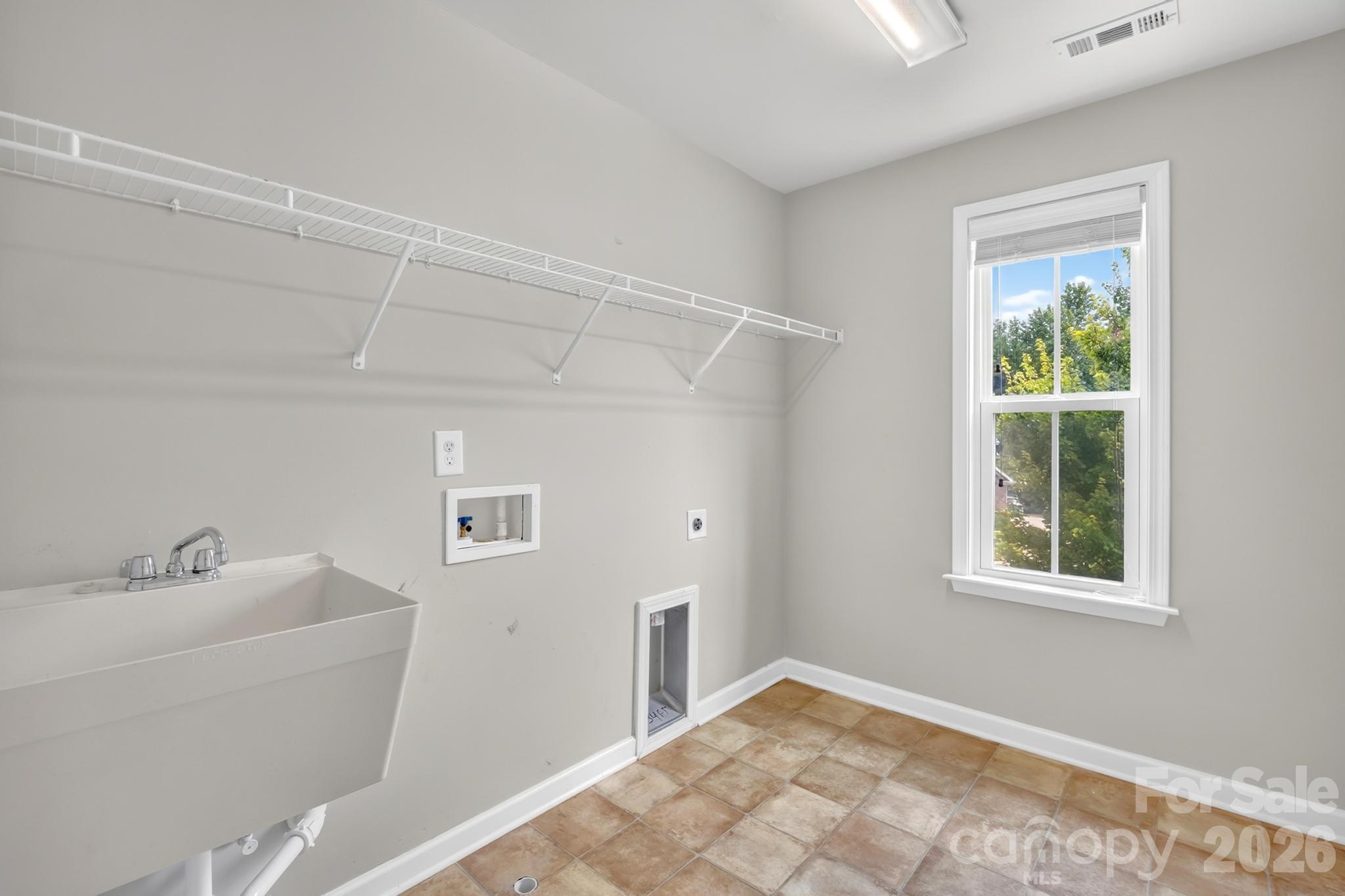 1004 Hawker Road — Matthews