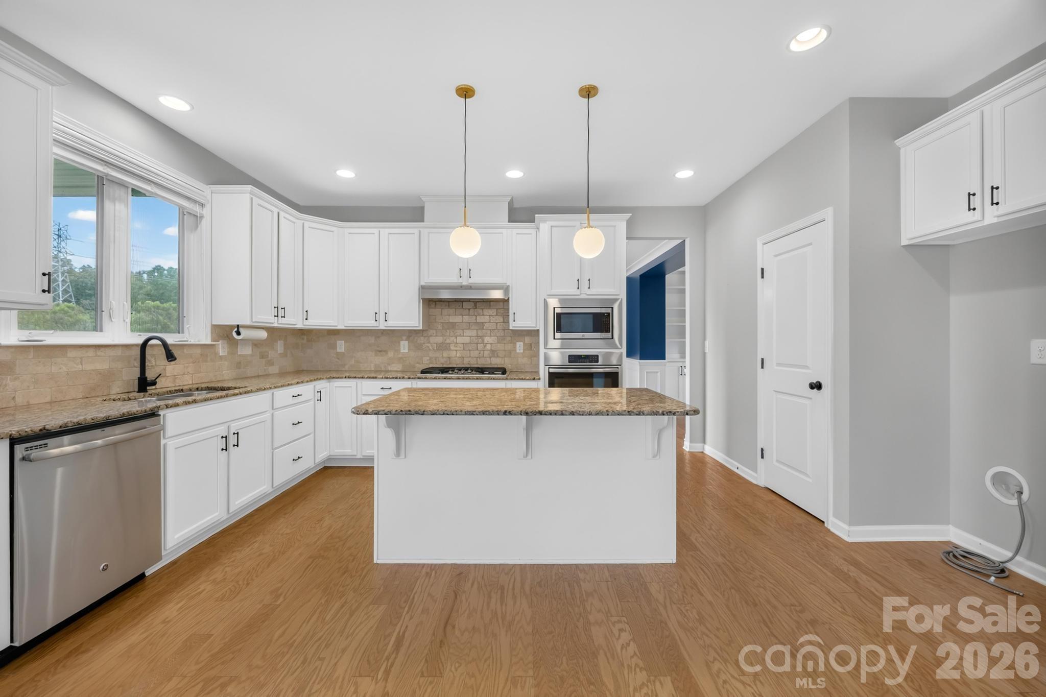1004 Hawker Road — Matthews