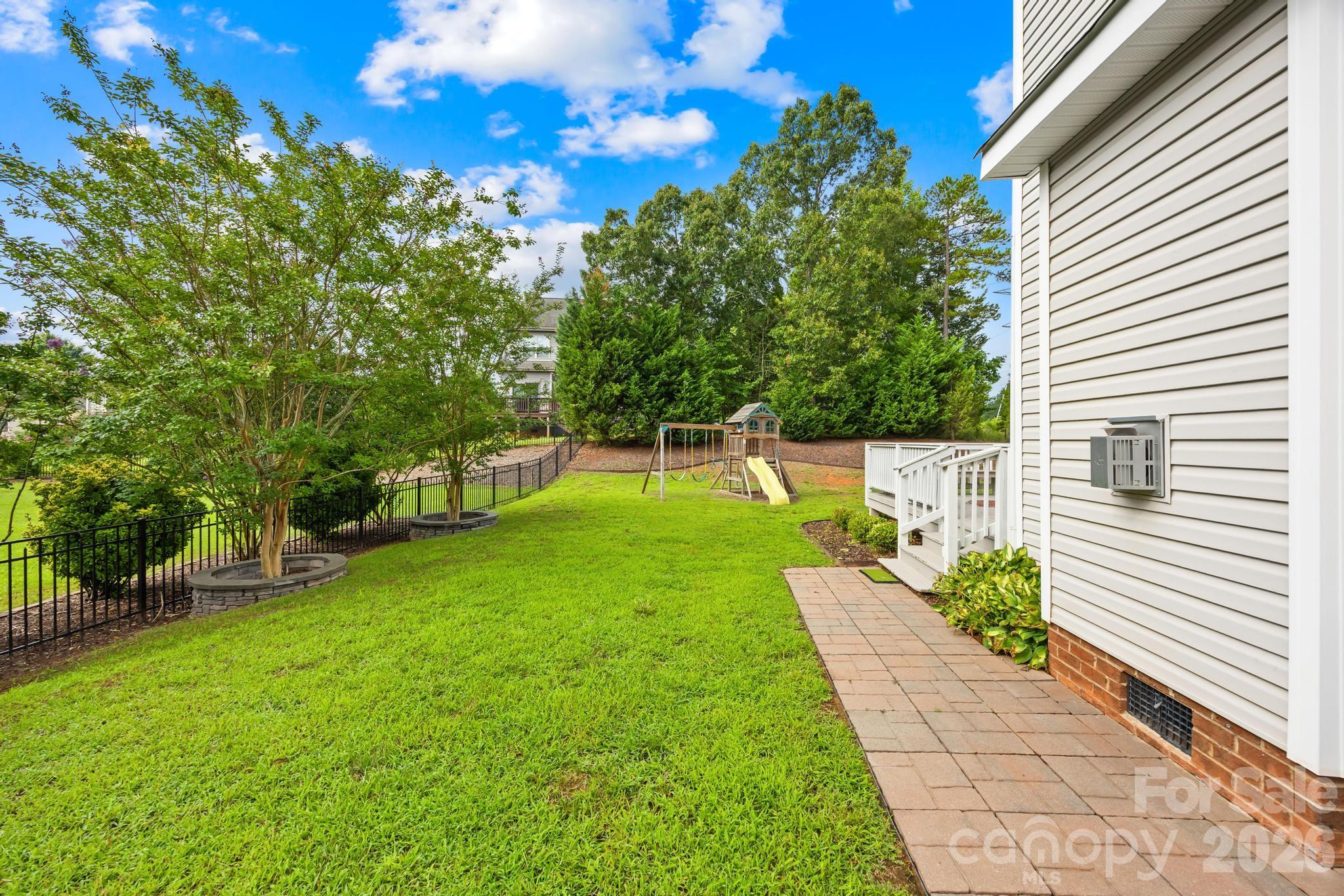 1004 Hawker Road — Matthews