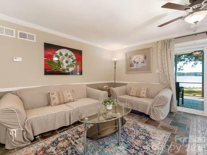 1475 Riverview Circle — Fort Lawn