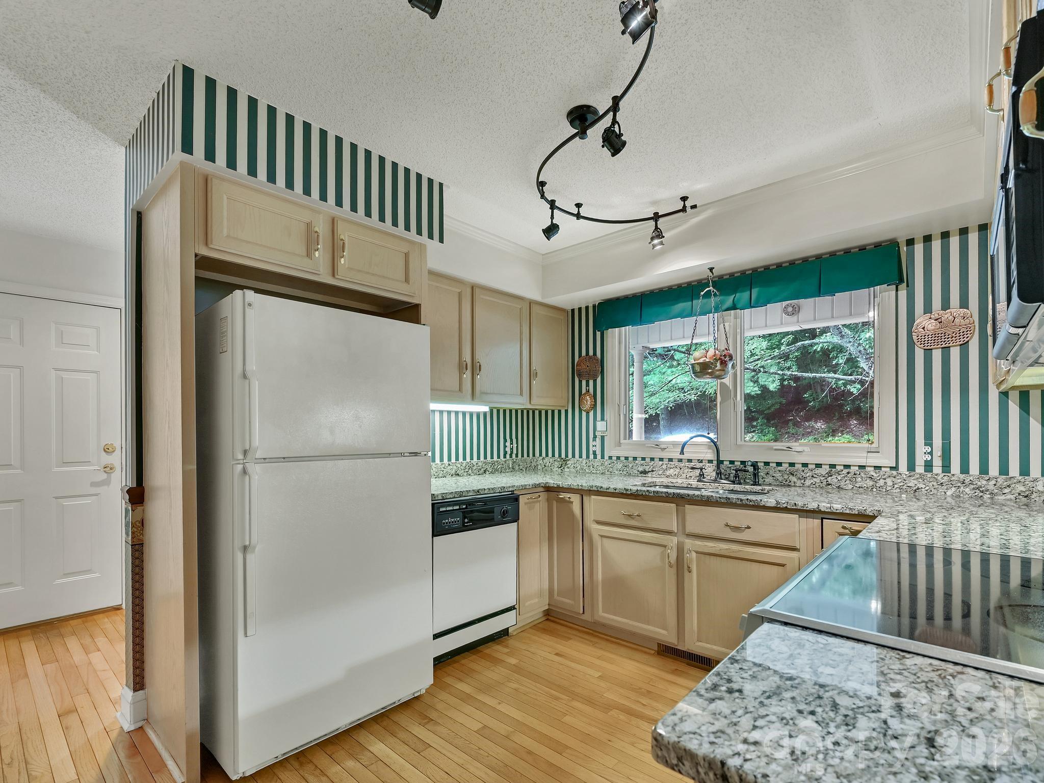 101 Valley Hill Drive — Hendersonville