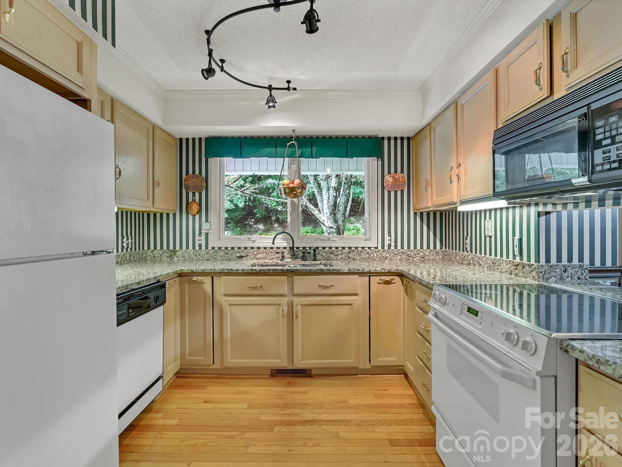 101 Valley Hill Drive — Hendersonville