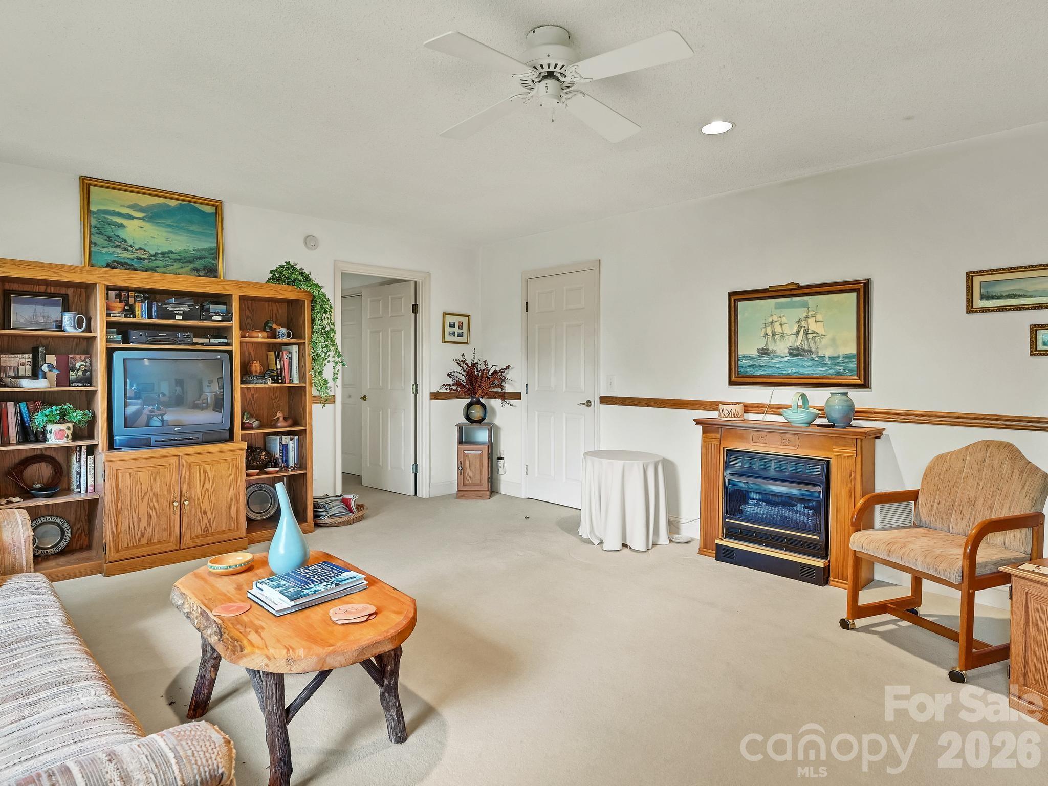 101 Valley Hill Drive — Hendersonville
