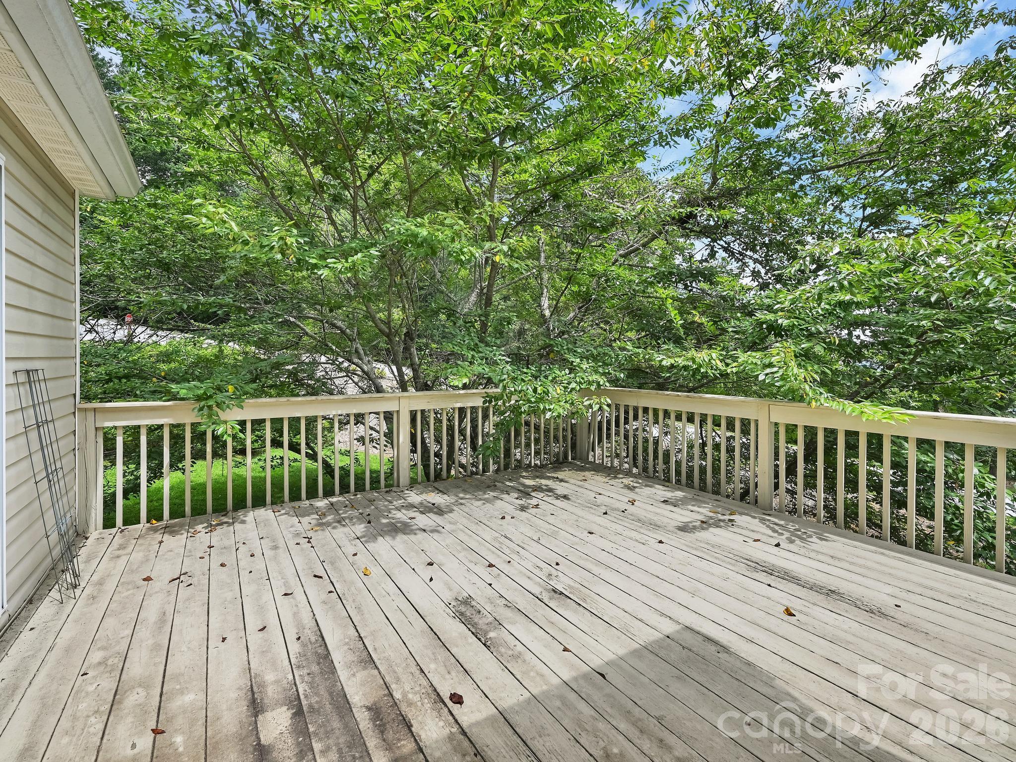 101 Valley Hill Drive — Hendersonville