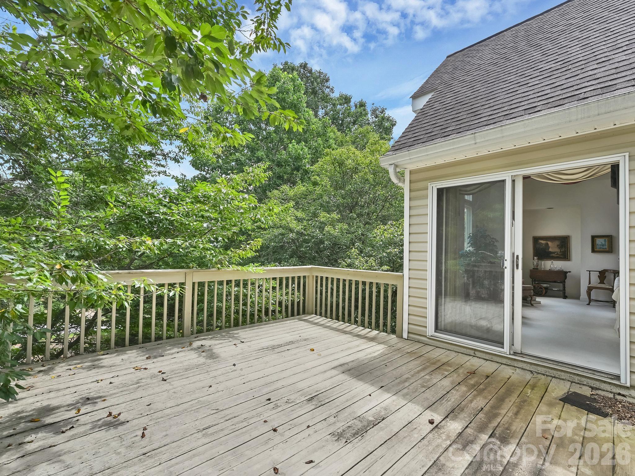 101 Valley Hill Drive — Hendersonville