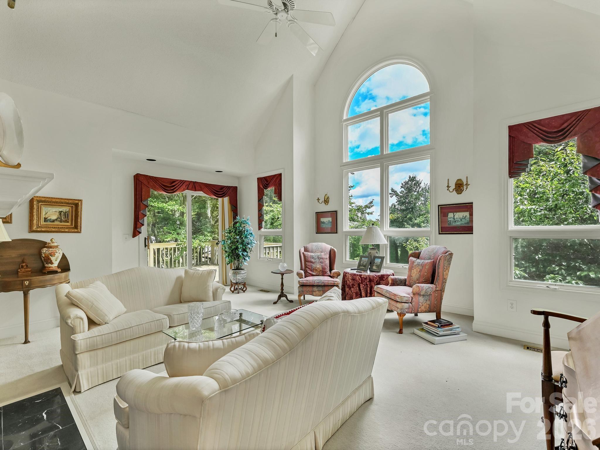 101 Valley Hill Drive — Hendersonville