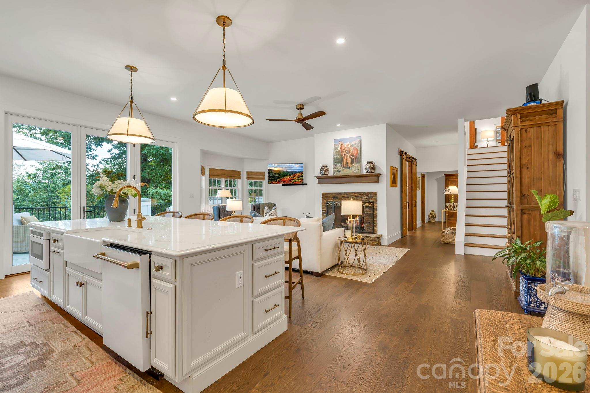 368 Green Hill Woods — Blowing Rock