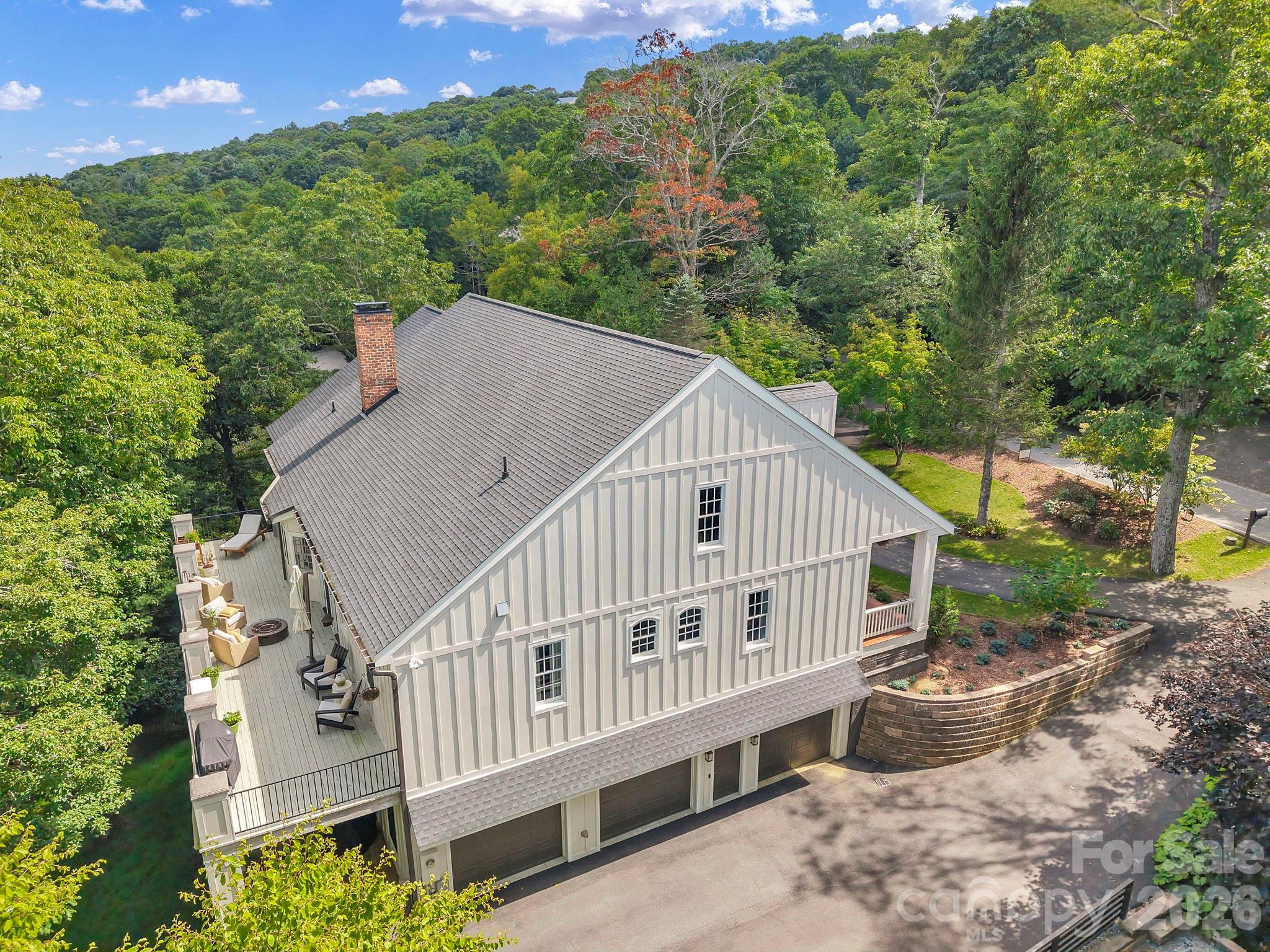 368 Green Hill Woods — Blowing Rock