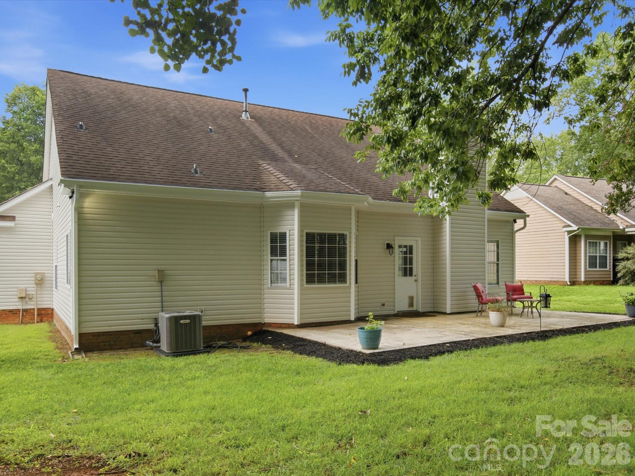 607 Oakbluff Circle — Charlotte