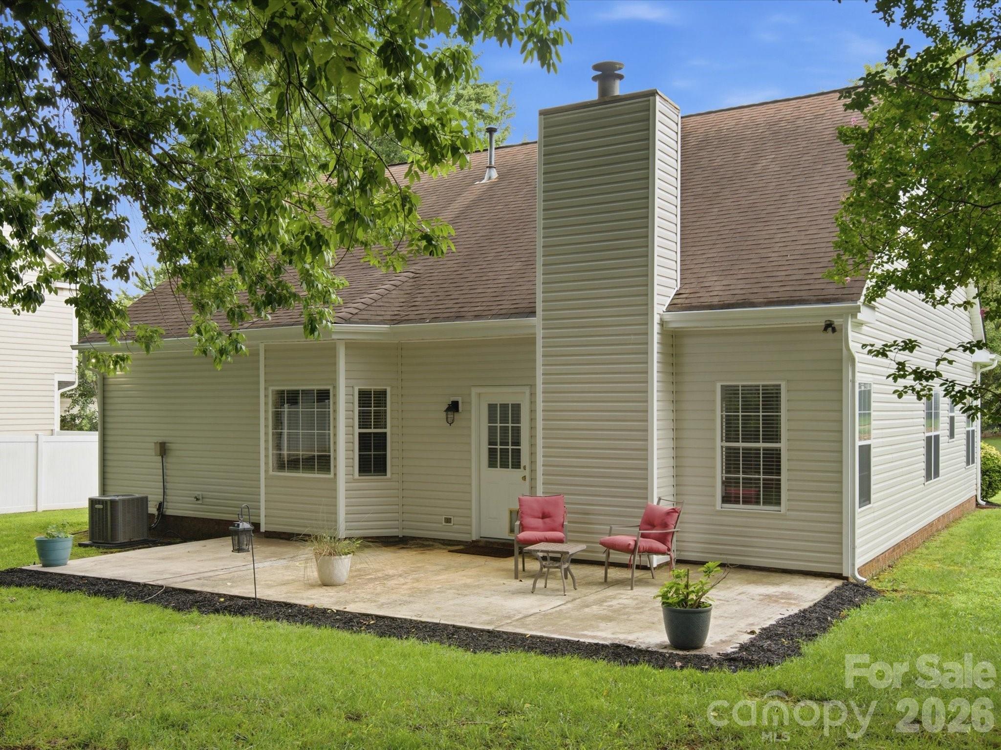 607 Oakbluff Circle — Charlotte