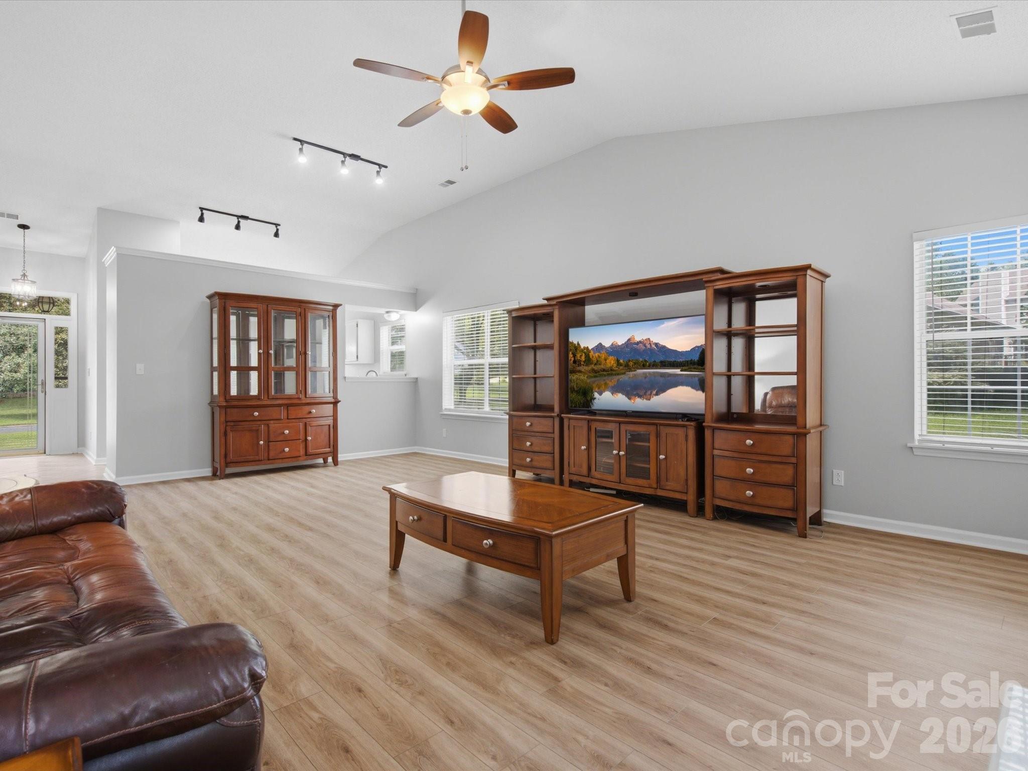 607 Oakbluff Circle — Charlotte