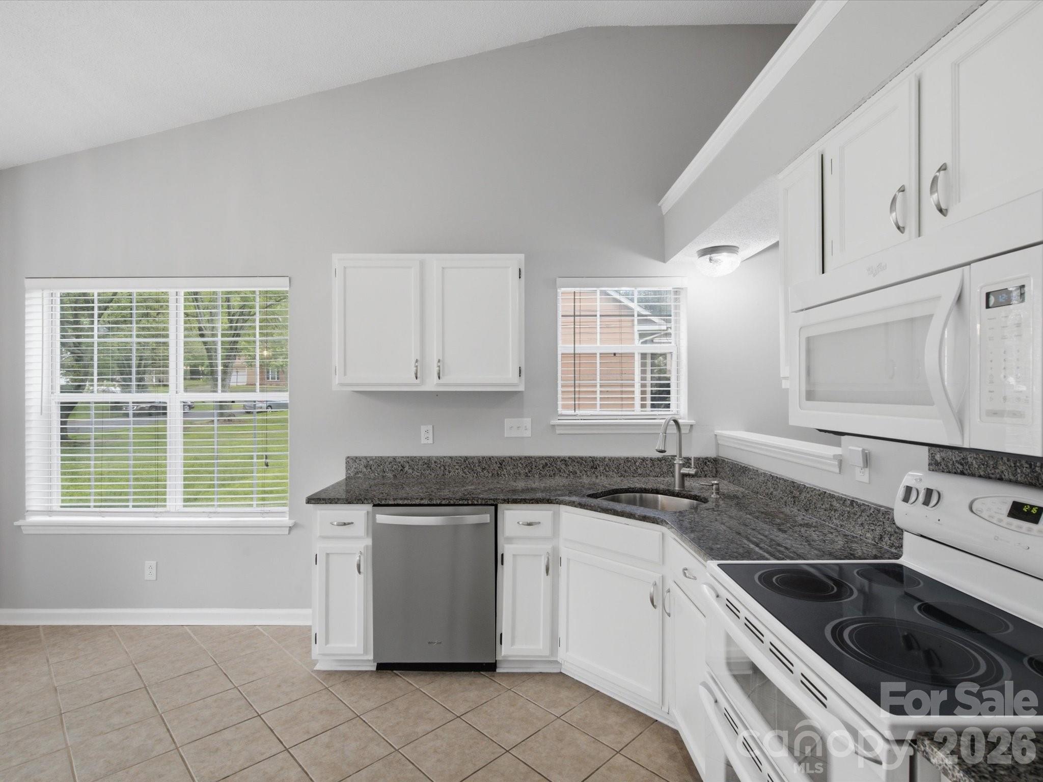607 Oakbluff Circle — Charlotte