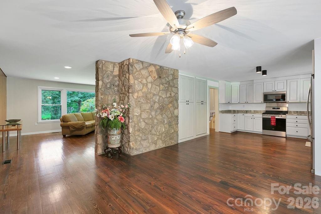100 Ashton Lane — Brevard