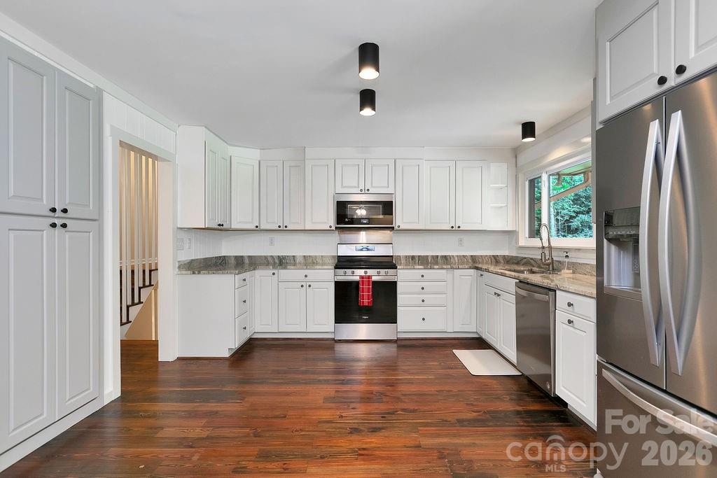 100 Ashton Lane — Brevard