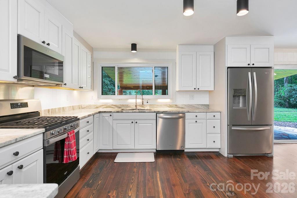 100 Ashton Lane — Brevard