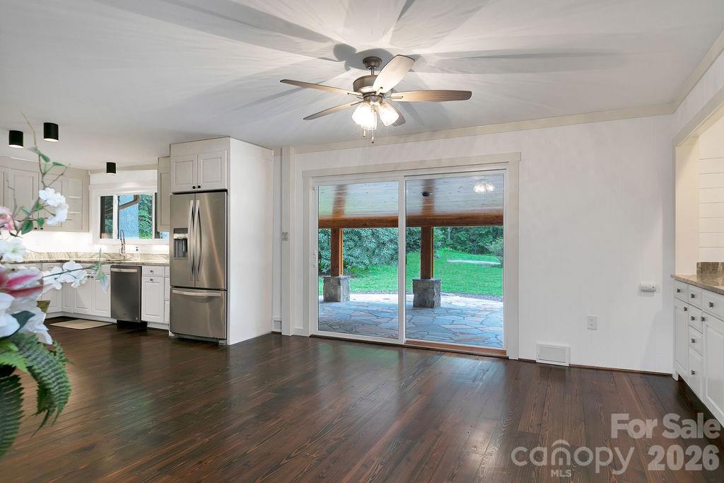 100 Ashton Lane — Brevard