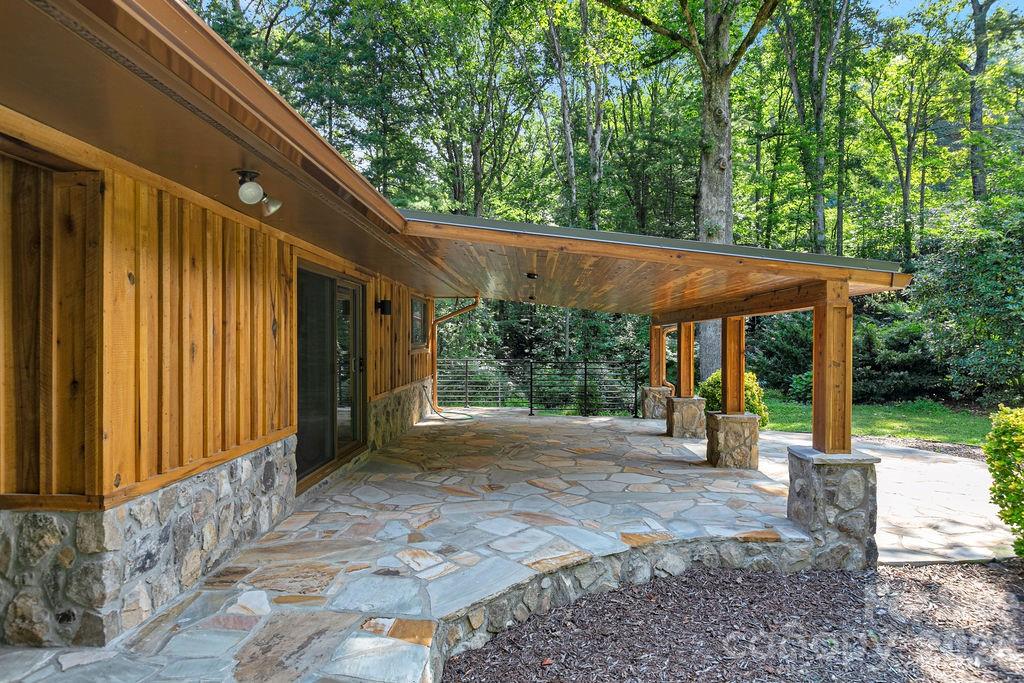 100 Ashton Lane — Brevard