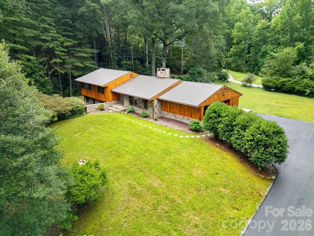100 Ashton Lane — Brevard
