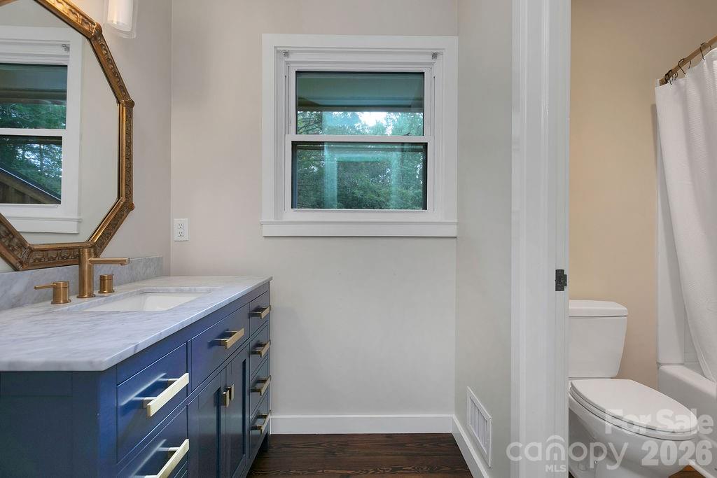 100 Ashton Lane — Brevard