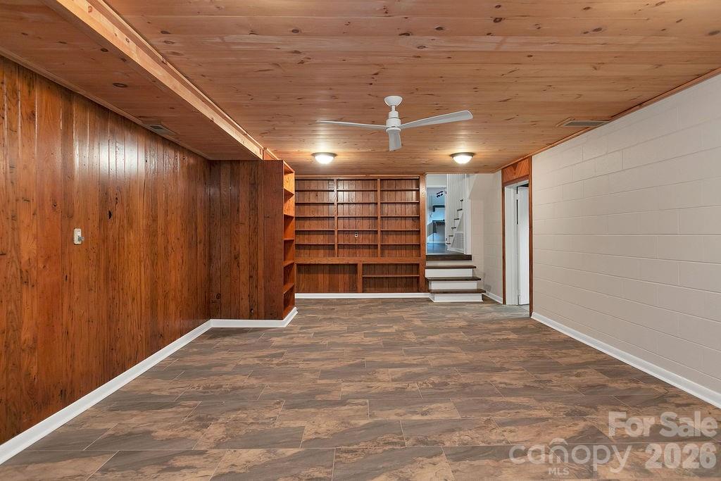 100 Ashton Lane — Brevard