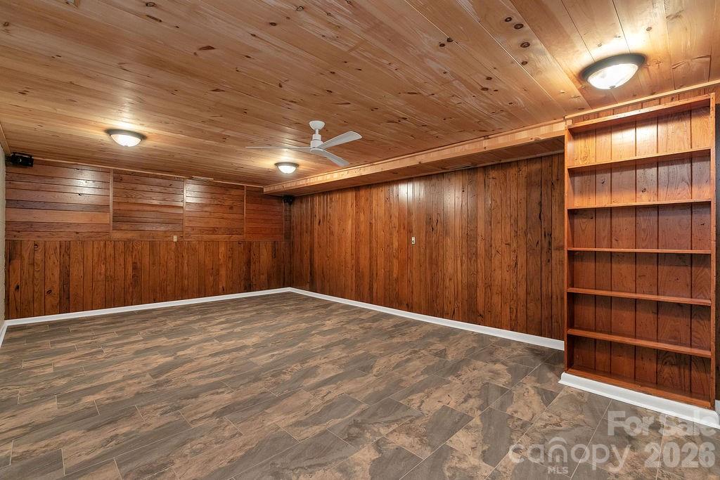 100 Ashton Lane — Brevard