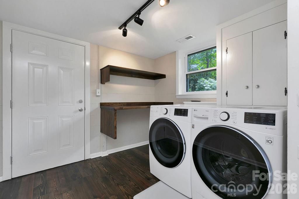 100 Ashton Lane — Brevard
