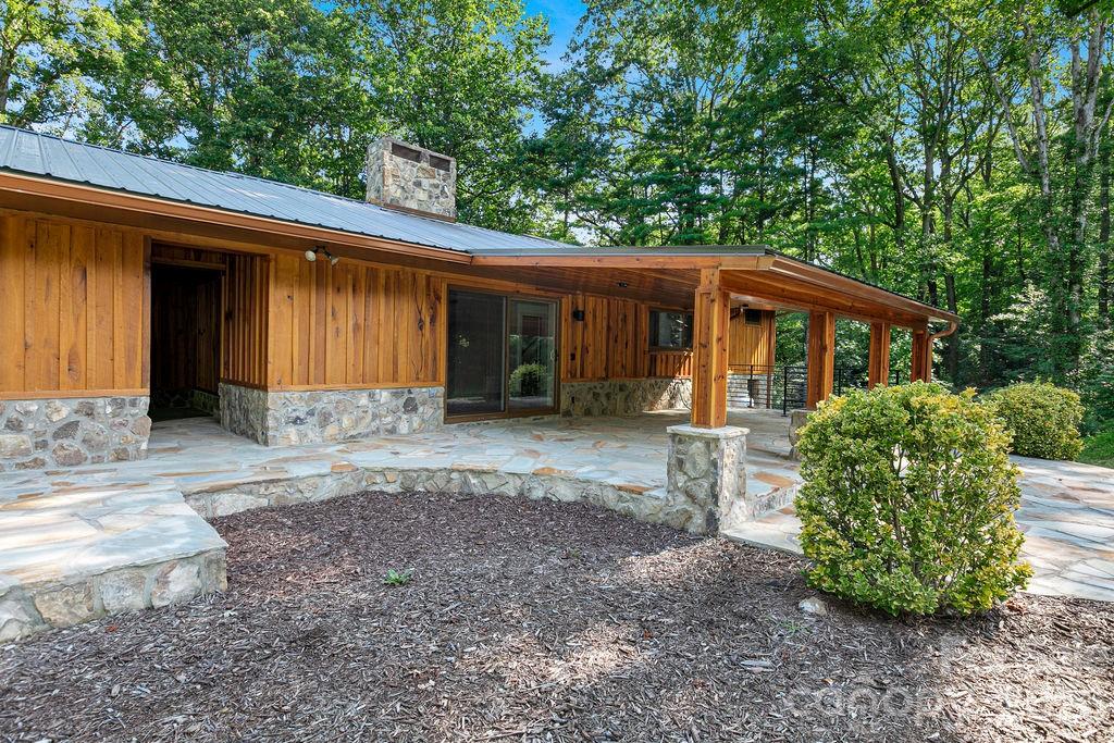 100 Ashton Lane — Brevard