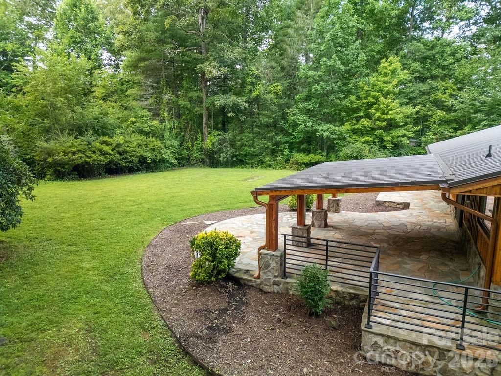 100 Ashton Lane — Brevard