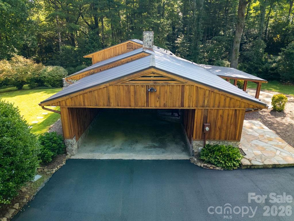 100 Ashton Lane — Brevard