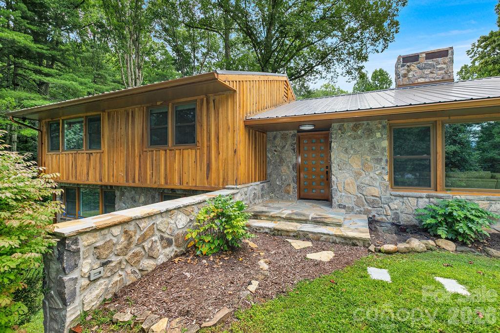 100 Ashton Lane — Brevard