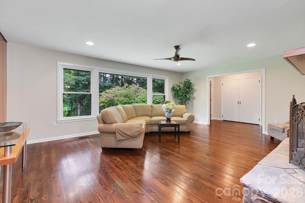 100 Ashton Lane — Brevard