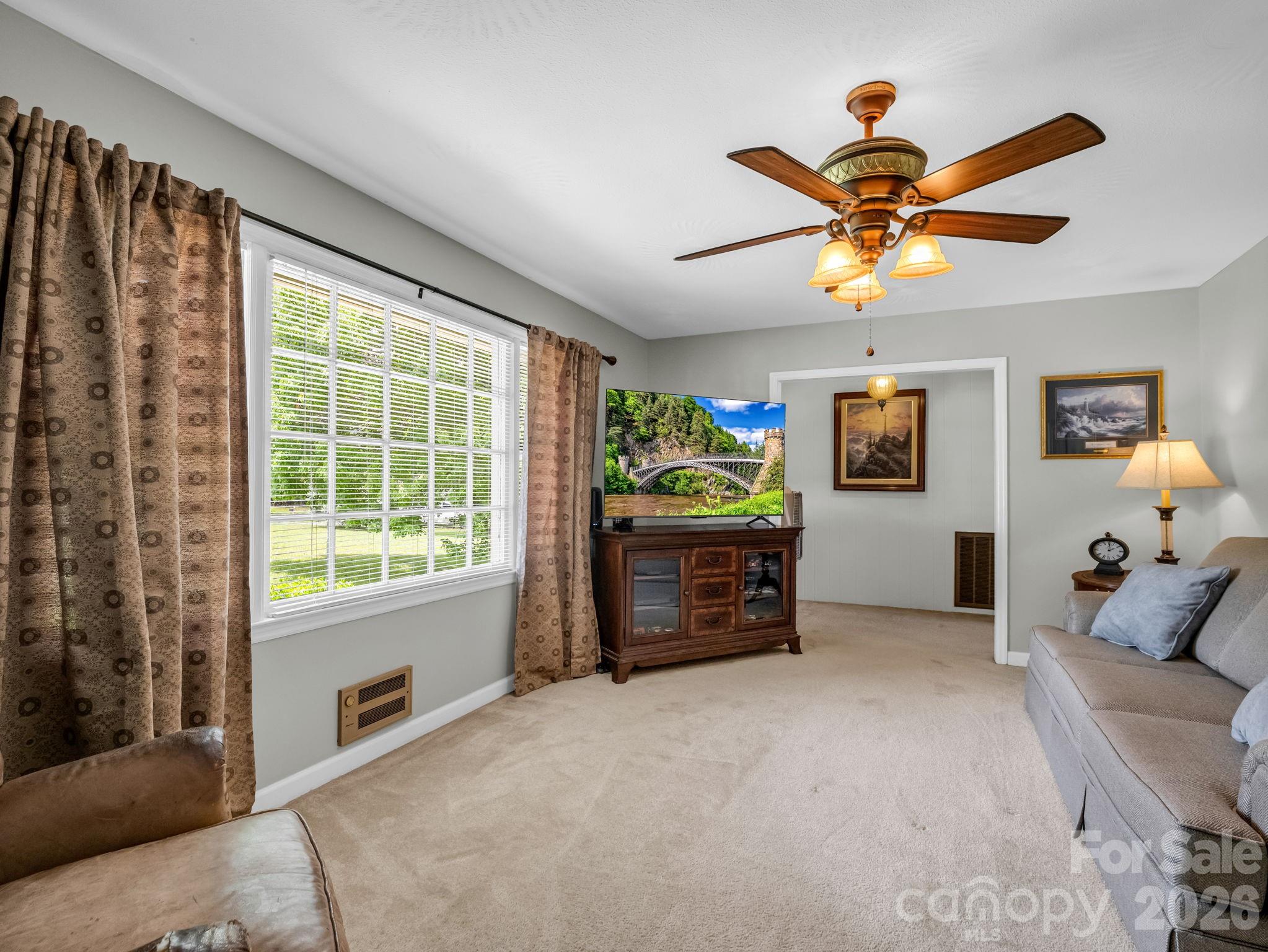 72 McEntire Road — Tryon