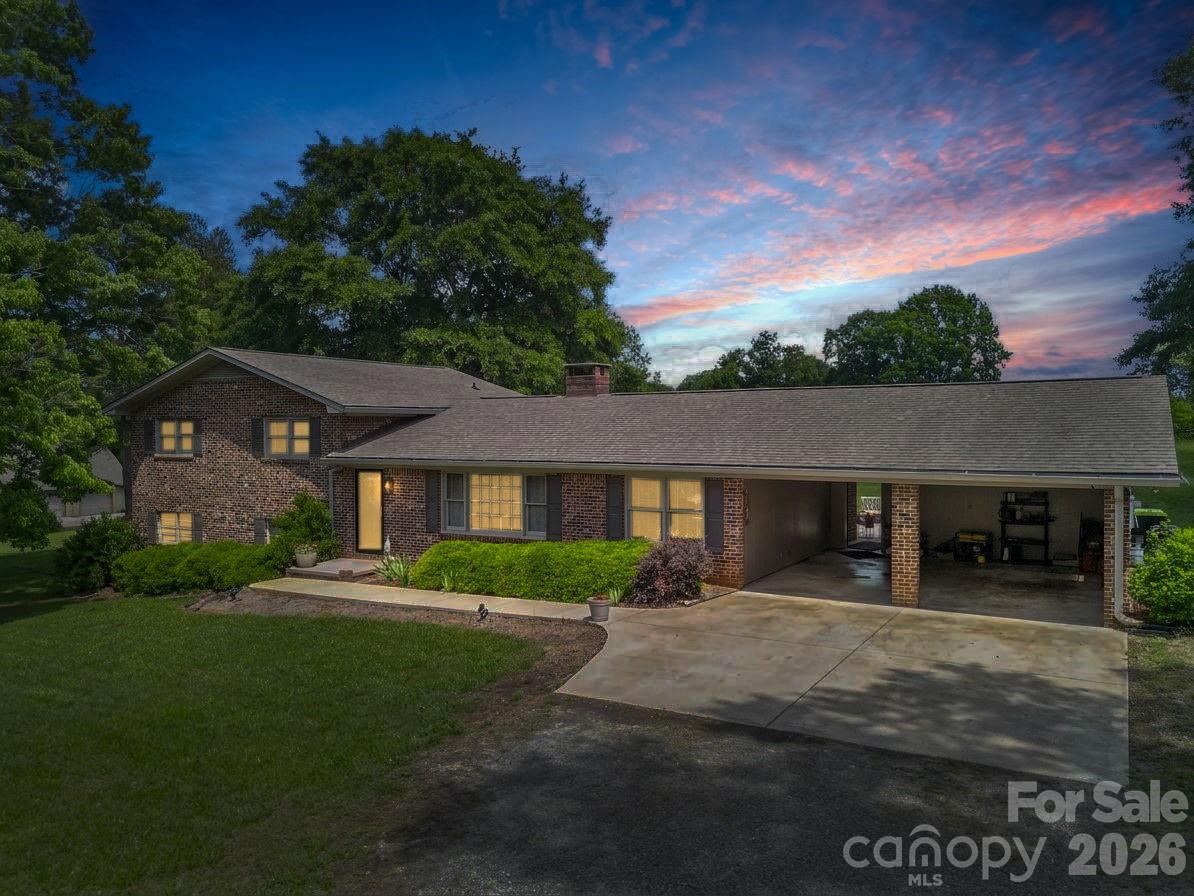 72 McEntire Road — Tryon