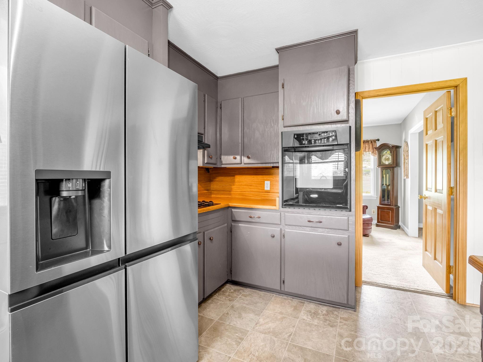 72 McEntire Road — Tryon