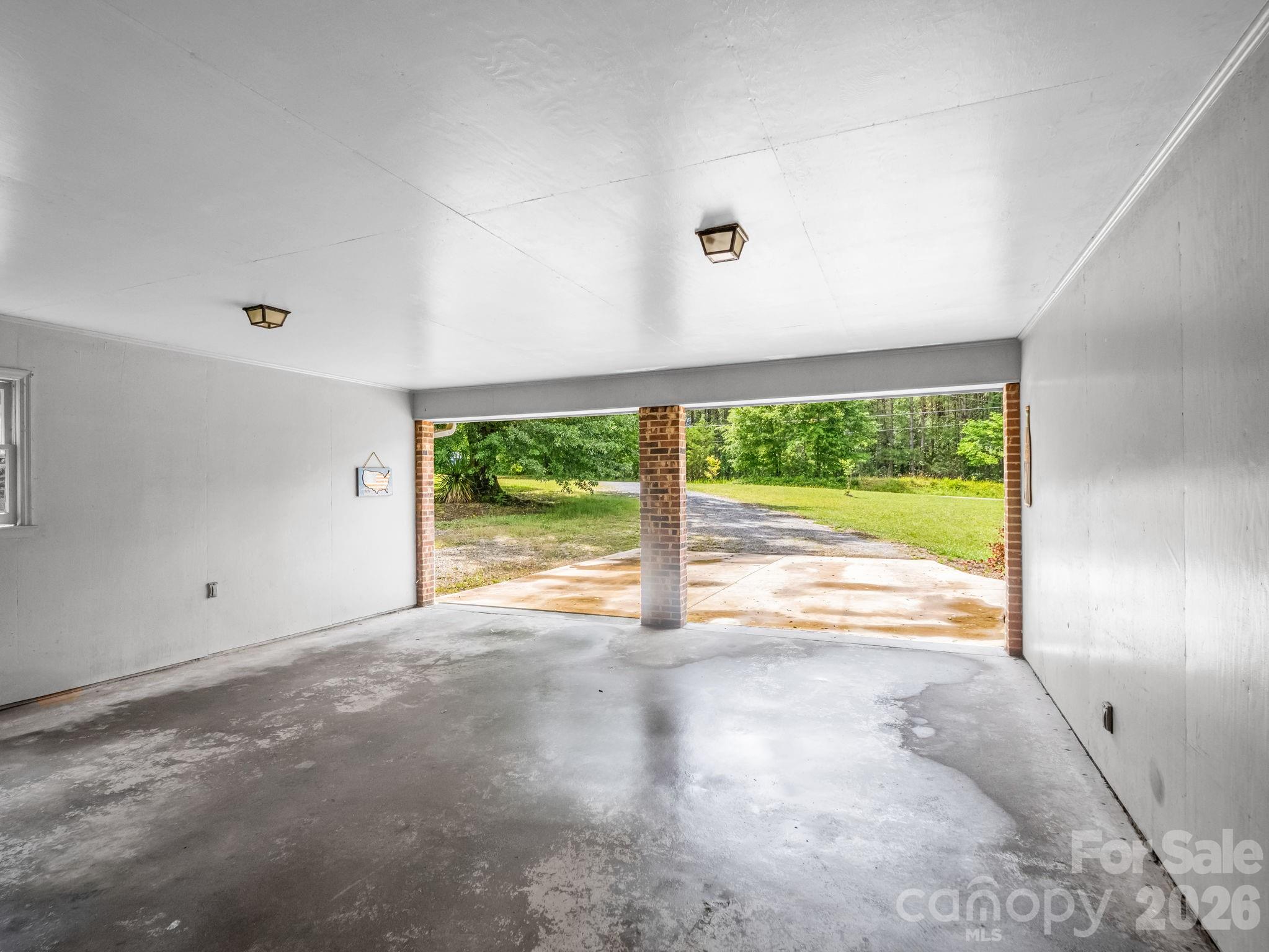 72 McEntire Road — Tryon